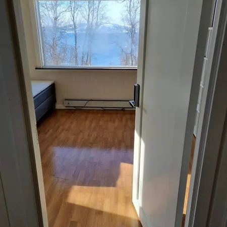 Self Catering 3km From Finnsnes And *